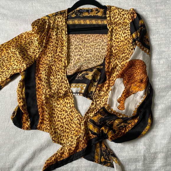 Lightly Worn Satin Boohoo close top - Picture 2 of 6